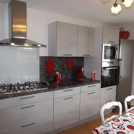 Holiday home Charme Et Confort: Renove Avec Jardin, Proche Et Randonnees - Fr-1-742-271