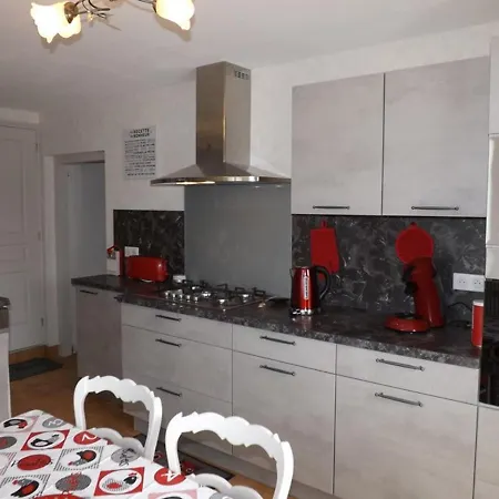 Charme Et Confort: Renove Avec Jardin, Proche Et Randonnees - Fr-1-742-271 Holiday home *