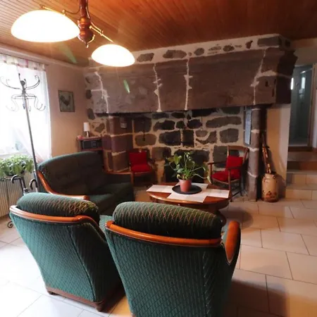 Holiday home Charme Et Confort: Renove Avec Jardin, Proche Et Randonnees - Fr-1-742-271